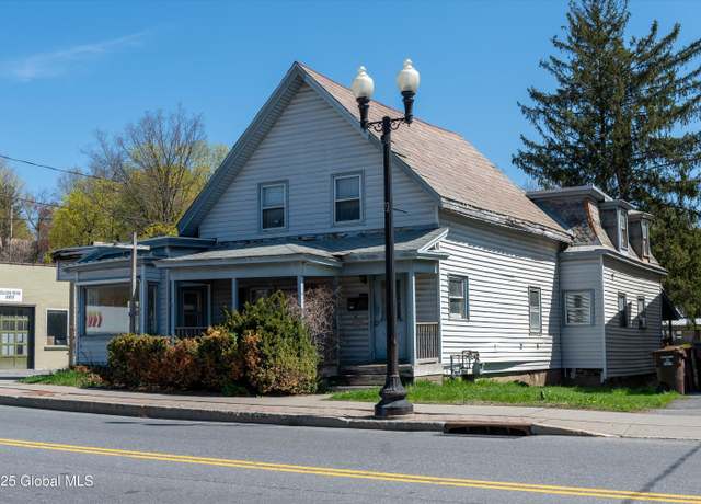 Property at 192 Broadway, Fort Edward, NY 12828, 5 beds, 4.5 baths
