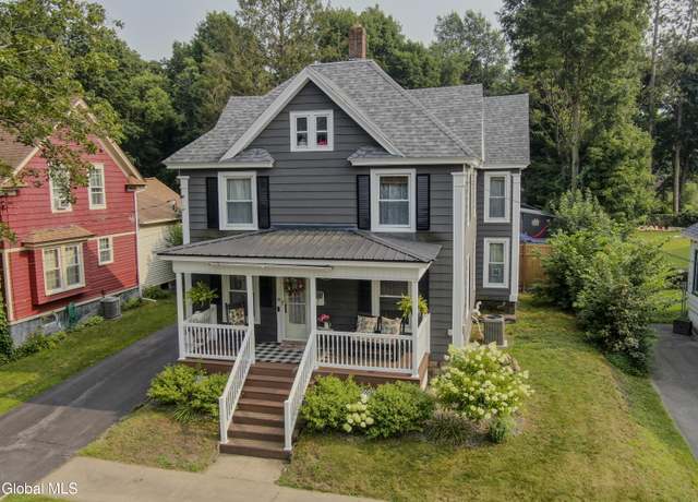 Property at 10 North Blvd, Gloversville, NY 12078, 4 beds, 1.5 baths