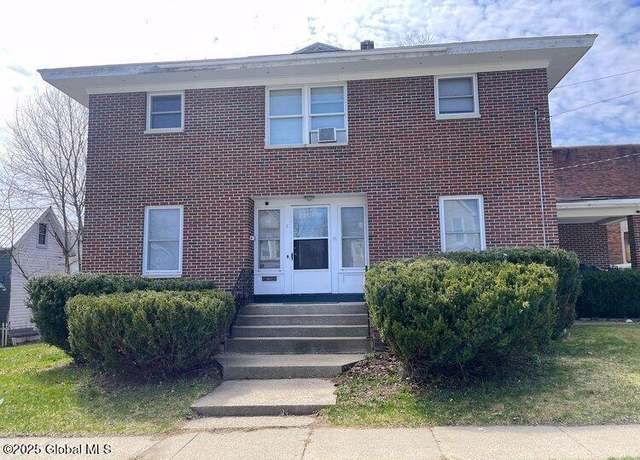 Property at 4 Nicholas St, Johnstown, NY 12095, 8 beds, 4 baths