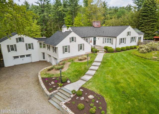 Property at 93 Font Grove Rd, Slingerlands, NY 12159, 3 beds, 4 baths