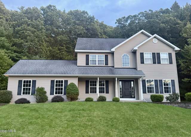 Property at 24 Dennis Dr, Clifton Park, NY 12065, 4 beds, 2.5 baths