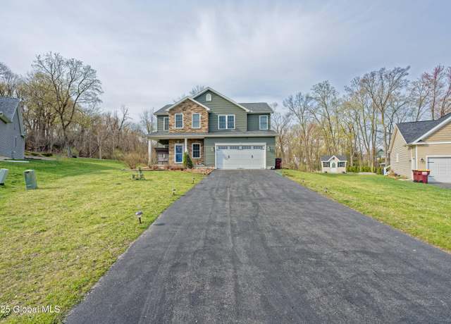 Property at 12 Napa Ct, Niskayuna, NY 12309, 4 beds, 2.5 baths