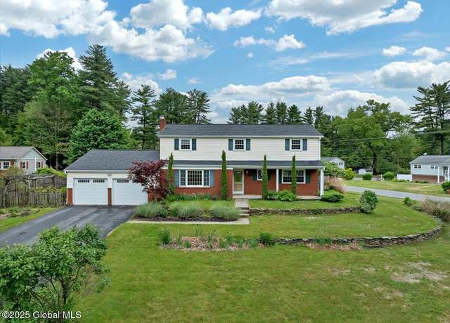 Property at 21 Hillcrest Dr, Clifton Park, NY 12019, 4 beds, 2.5 baths