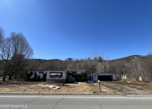 Property at 693 County Hwy 123, Mayfield, NY 12117, 2 beds, 1 bath