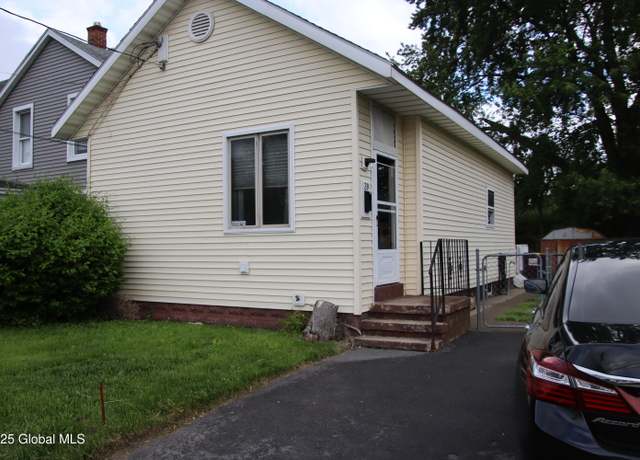 Property at 39 Old Mariaville Rd, Schenectady, NY 12306, 2 beds, 1 bath