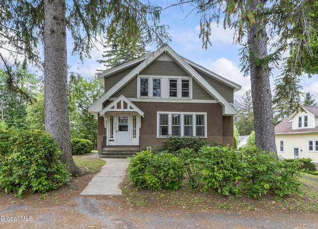 Property at 2248 Story Ave, Niskayuna, NY 12309, 3 beds, 1.5 baths