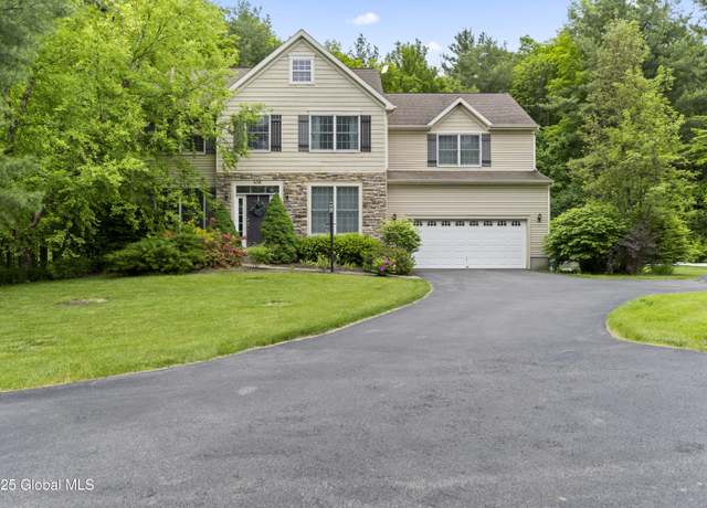 Property at 638 Grooms Rd, Clifton Park, NY 12065, 5 beds, 3 baths