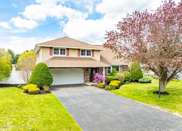 Property at 320 Dolan Dr, Schenectady, NY 12306, 4 beds, 1.5 baths