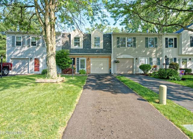 Property at 5 Bridgewood Ln, Watervliet, NY 12189, 2 beds, 2.5 baths