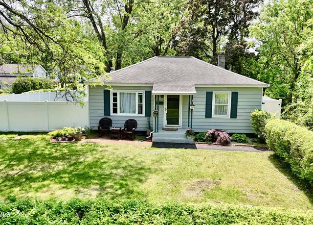 Property at 30 Mercer St, Guilderland, NY 12203, 3 beds, 2 baths
