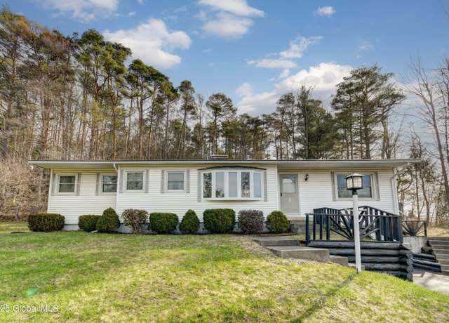 Property at 686 County Highway 122, Gloversville, NY 12078, 3 beds, 1 bath