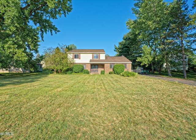 Property at 2217 Lynnwood Dr, Schenectady, NY 12309, 4 beds, 2.5 baths