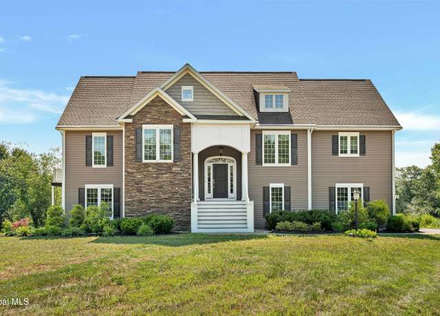 Property at 3 Riverside Ct, Stillwater, NY 12170, 4 beds, 3 baths