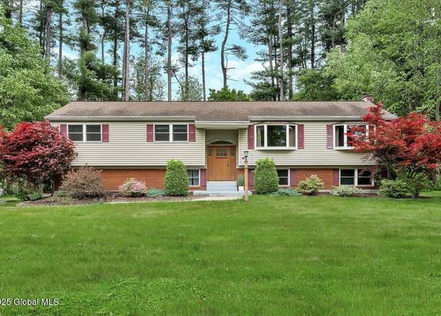 Property at 46 Par Del Rio, Clifton Park, NY 12065, 4 beds, 2.5 baths