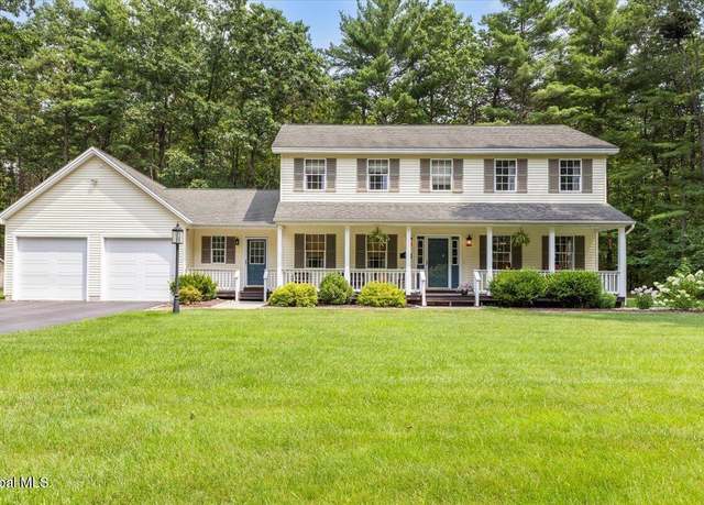 Property at 34 Briarhurst Dr, Gansevoort, NY 12831, 4 beds, 2.5 baths
