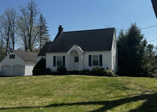 Property at 33 Maple Rd, Voorheesville, NY 12186, 4 beds, 2 baths