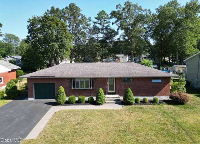 Property at 24 Lanci Ln, Colonie, NY 12205, 4 beds, 1.5 baths