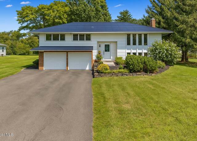 Property at 277 Lisha Kill Rd, Schenectady, NY 12309, 3 beds, 2 baths