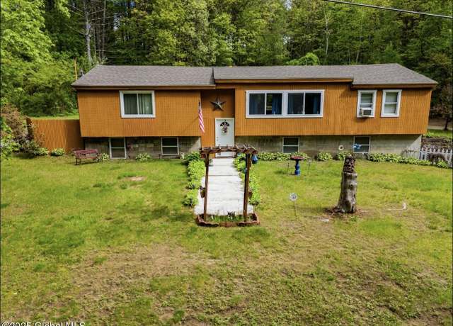 Property at 11 Dean Dr, Queensbury, NY 12804, 3 beds, 1 bath