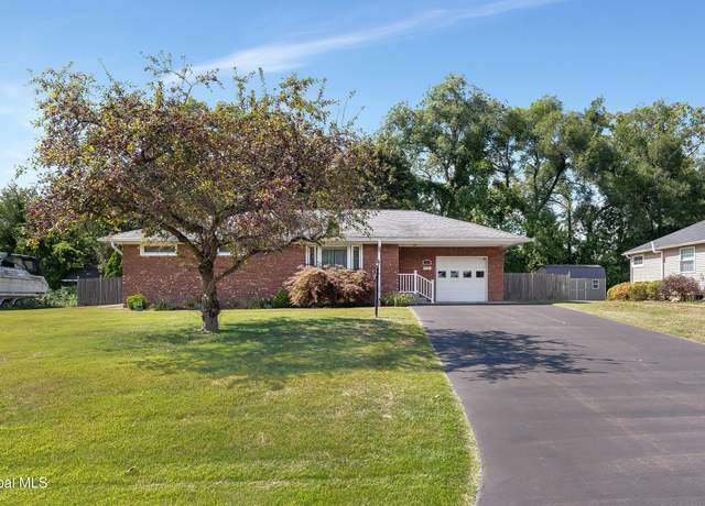 Property at 7 Sherwood Forest Rd, Albany, NY 12203, 3 beds, 1 bath