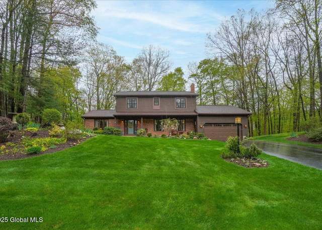 Property at 38 Via Da Vinci, Clifton Park, NY 12065, 4 beds, 3 baths