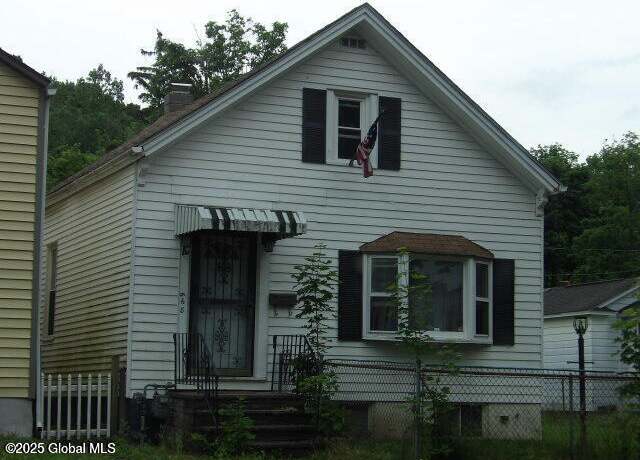 Property at 668 6th Ave, Troy, NY 12182, 3 beds, 1 bath