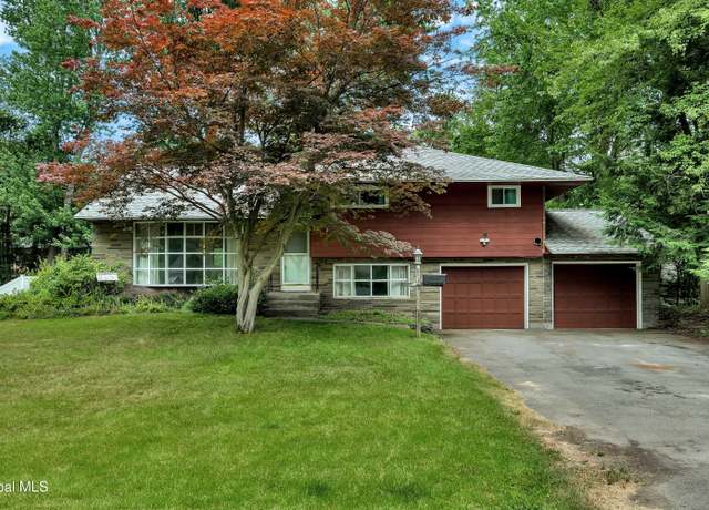 Property at 1929 Hexam Rd, Niskayuna, NY 12309, 3 beds, 2.5 baths