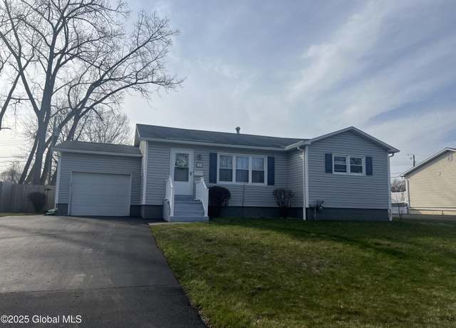 Property at 20 Thoroughbred Ln, Colonie, NY 12205, 3 beds, 2 baths