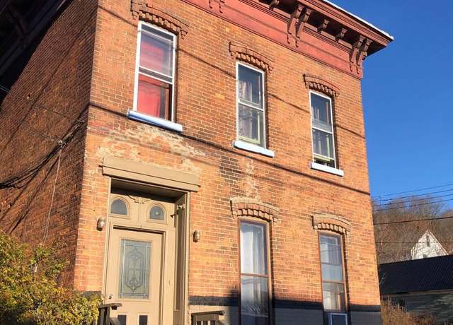 Property at 250 E Main St, Amsterdam, NY 12010, 6 beds, 3 baths