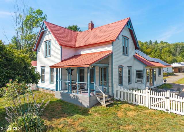 Property at 660 State Highway 309, Gloversville, NY 12078, 4 beds, 2 baths