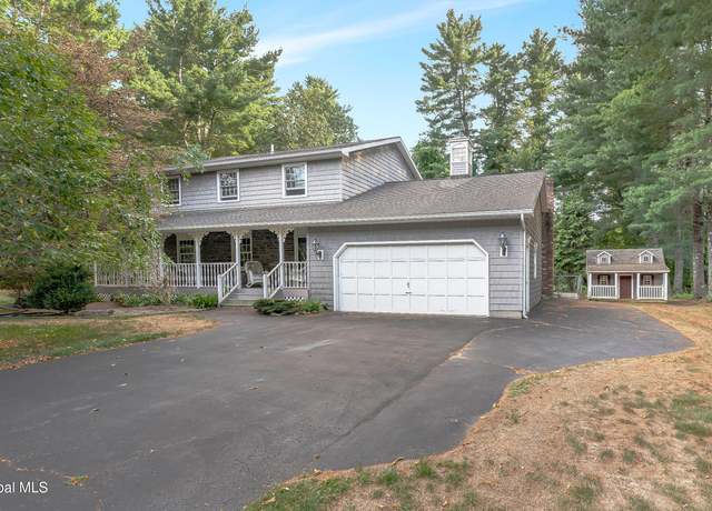 Property at 16 Aspen Hts, Slingerlands, NY 12159, 4 beds, 2.5 baths
