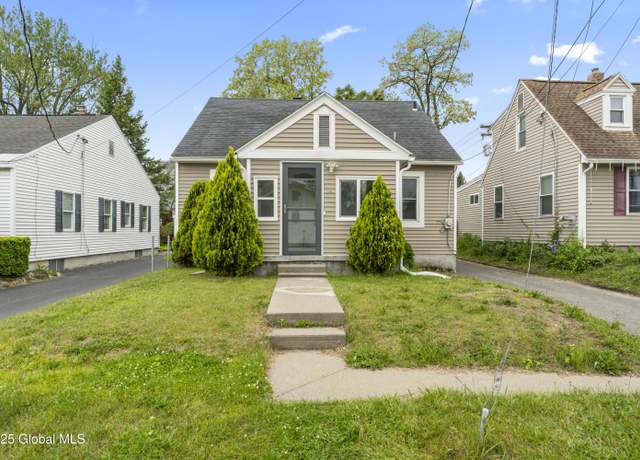 Property at 14 Woodside Ave, Colonie, NY 12205, 4 beds, 3 baths
