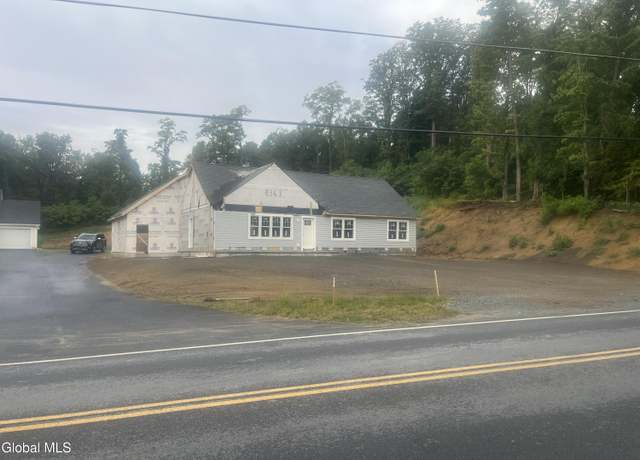 Property at 68 Cemetery Rd, Halfmoon, NY 12065, 3 beds, 2 baths