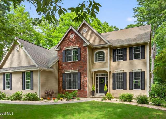 Property at 2 Winding Brook Dr, Saratoga Springs, NY 12866, 4 beds, 3.5 baths
