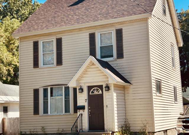 Property at 7 Saratoga Blvd, Gloversville, NY 12078, 3 beds, 1.5 baths