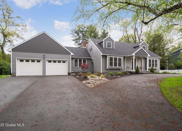 Property at 10 Vatrano Ln, Loudonville, NY 12211, 5 beds, 2.5 baths