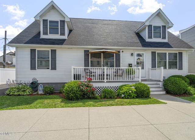 Property at 157 George St, Green Island, NY 12183, 3 beds, 3 baths