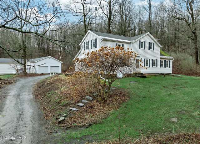 Property at 272 Smith Hill Rd, Troy, NY 12180, 4 beds, 1.5 baths