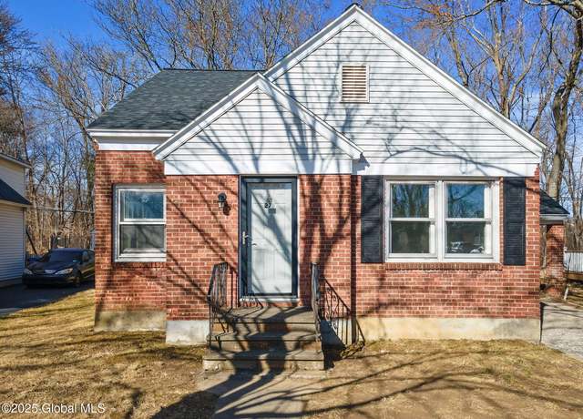 Property at 27 Crescent Dr, Albany, NY 12208, 3 beds, 1 bath
