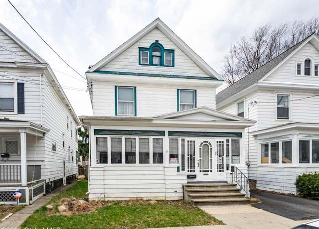 Property at 572 Morris St, Albany, NY 12208, 6 beds, 1.5 baths