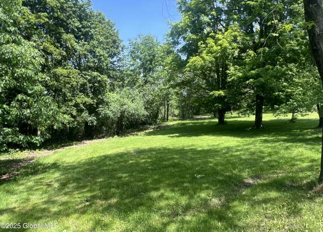 Property at 39 Tybush Ln, Troy, NY 12180