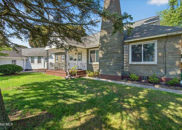 Property at 193 Mariaville Rd, Schenectady, NY 12306, 3 beds, 2 baths