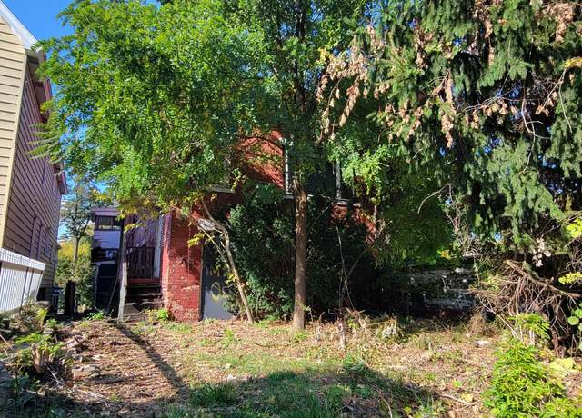 Property at 720 Congress St, Schenectady, NY 12303, 5 beds, 3 baths