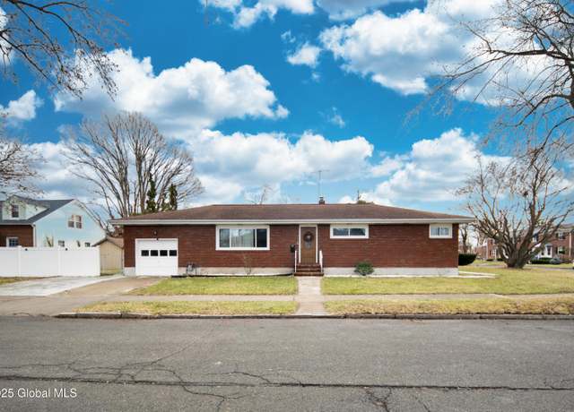 Property at 403 Hackett Blvd, Albany, NY 12208, 3 beds, 2.5 baths
