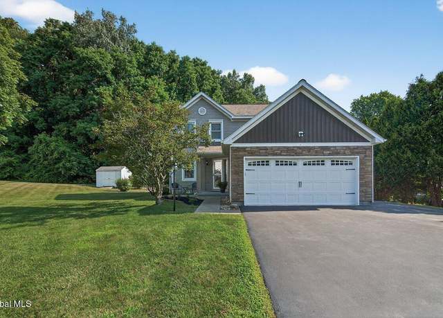 Property at 26 Jamison Dr, Clifton Park, NY 12065, 3 beds, 2.5 baths