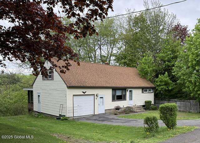 Property at 18 Ridgecrest Ave, Latham, NY 12110, 3 beds, 1 bath