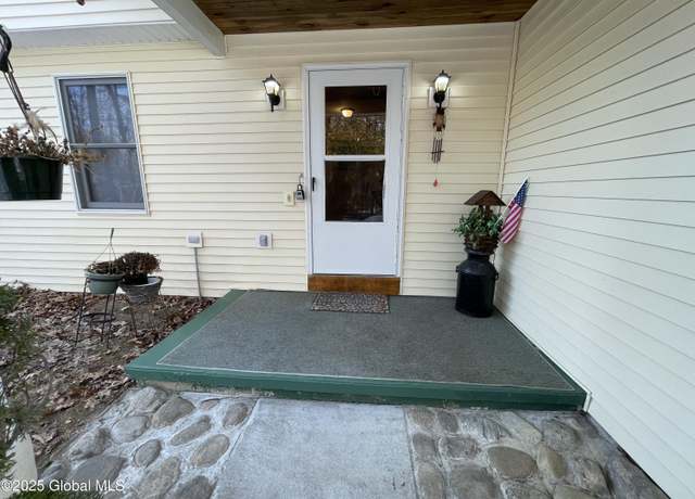Property at 32 Vincek Ln, Saratoga Springs, NY 12866, 3 beds, 2.5 baths