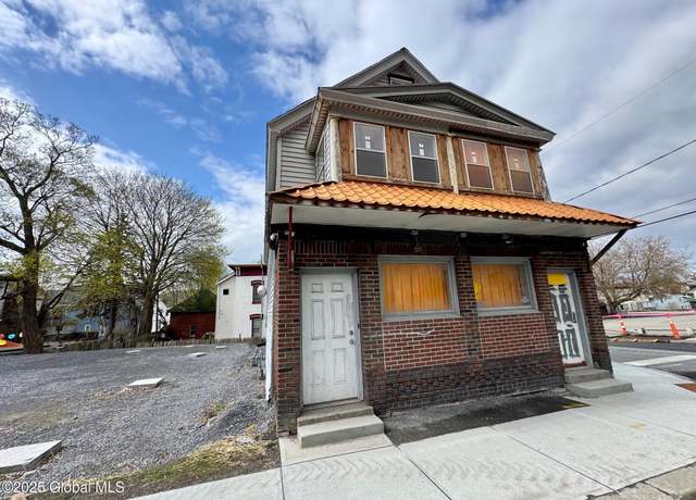 Property at 283 E Main St, Amsterdam, NY 12010, 3 beds, 2.5 baths