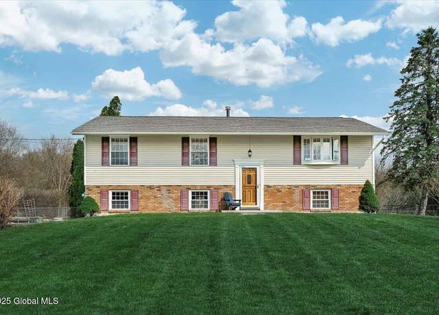 Property at 133 Horstman Dr, Schenectady, NY 12302, 4 beds, 1.5 baths