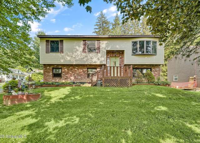 Property at 198 Mccullough Pl, Rensselaer, NY 12144, 3 beds, 2 baths